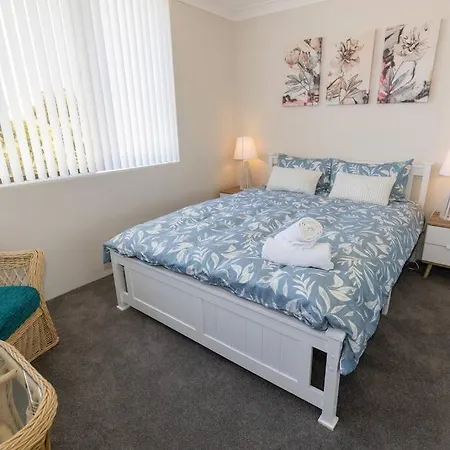 Sunrise @ The Point - Lovely 2 Bdr Unit With Pool Soldiers Point Exterior photo