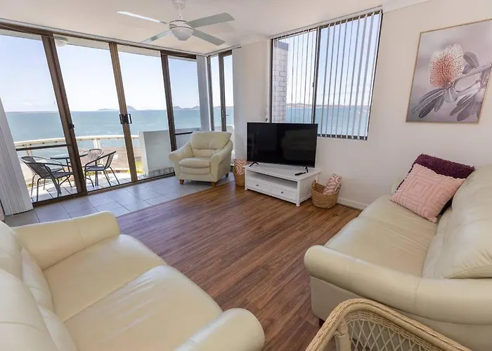 Sunrise @ The Point - Lovely 2 Bdr Unit With Pool