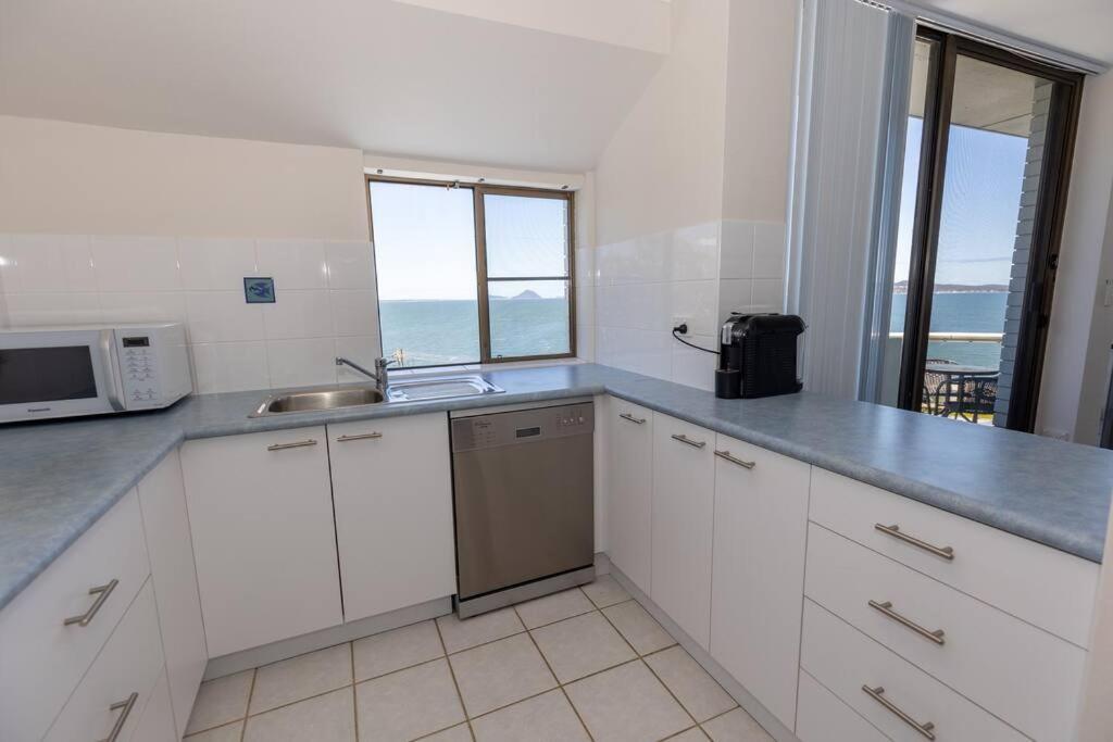 Apartment Sunrise @ The Point - Lovely 2 Bdr Unit With Pool Soldiers Point