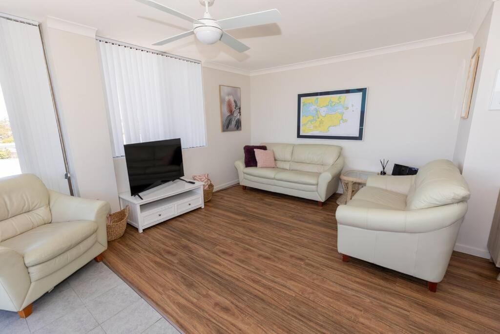 Sunrise @ The Point - Lovely 2 Bdr Unit With Pool Apartment