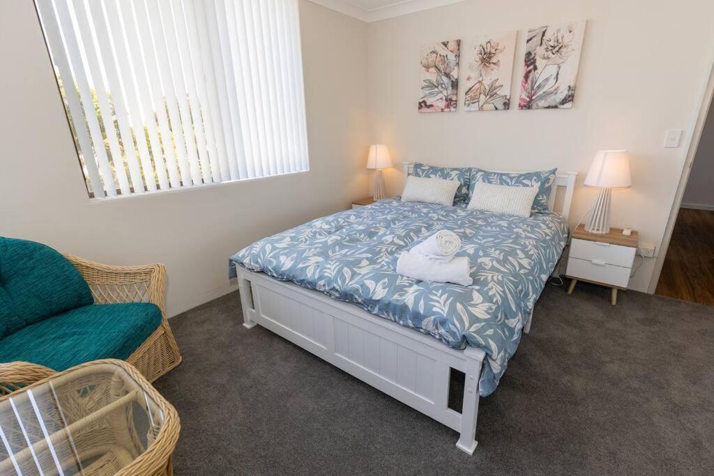 Apartment Sunrise @ The Point - Lovely 2 Bdr Unit With Pool Soldiers Point